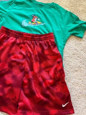Nike outfit tee shirt & shorts